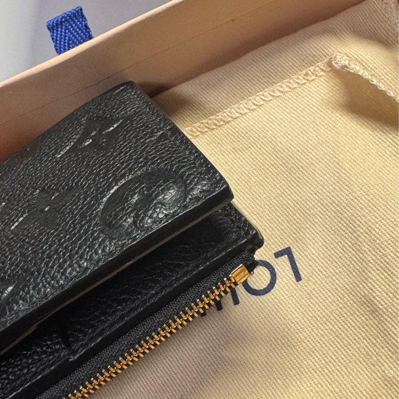 Louis Vuitton Lisa 錢包 M83365-8