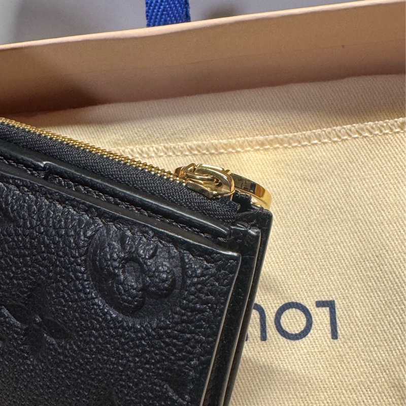 Louis Vuitton Lisa 錢包 M83365-11