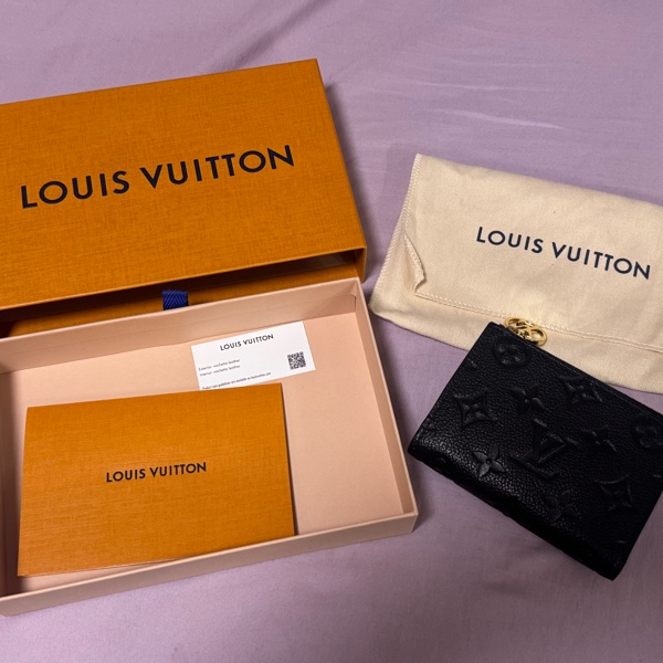 Louis Vuitton Lisa 錢包 M83365-17