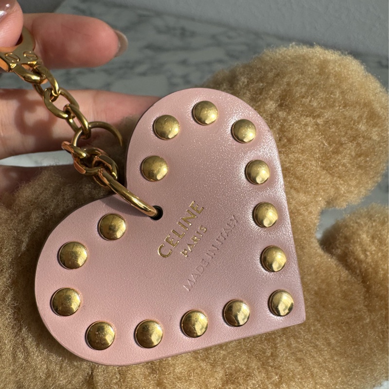 Celine咖熊毛絨凱旋門logo吊飾-2