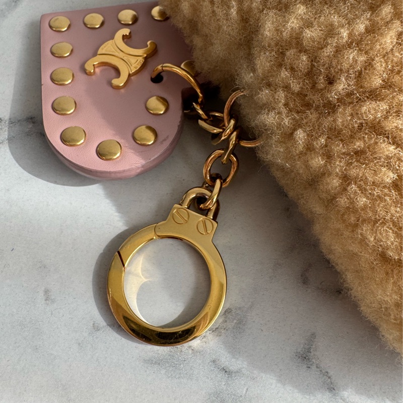 Celine咖熊毛絨凱旋門logo吊飾-16