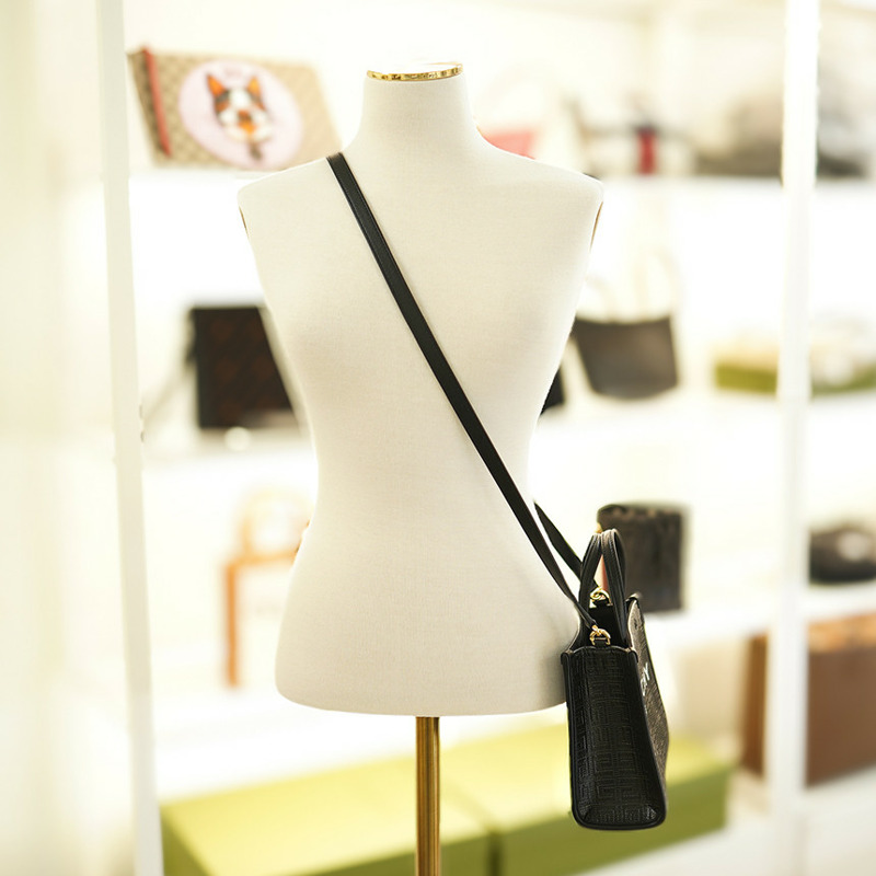 GIVENCHY 雙向手提斜背迷你包 黑色皮革 BB50N0B1GT 001-10