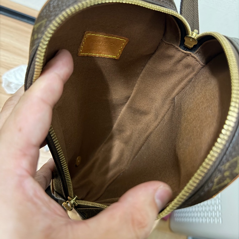 Lv 胸口蛋蛋包 （M51870）-7