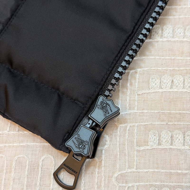 BURBERRY英國男款馬術騎士印花尼龍連帽外套S-13