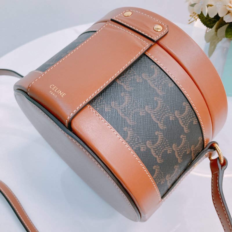 MS0412 Celine 塞琳 鼓型 化妝箱包 調節斜背 翻蓋 金扣Tambour Medium Triomphe Canvas Brown Monogram x GHW-8