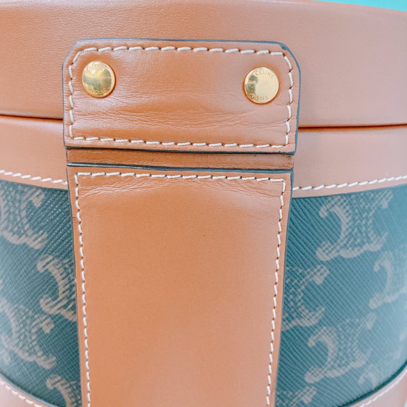 MS0412 Celine 塞琳 鼓型 化妝箱包 調節斜背 翻蓋 金扣Tambour Medium Triomphe Canvas Brown Monogram x GHW-10