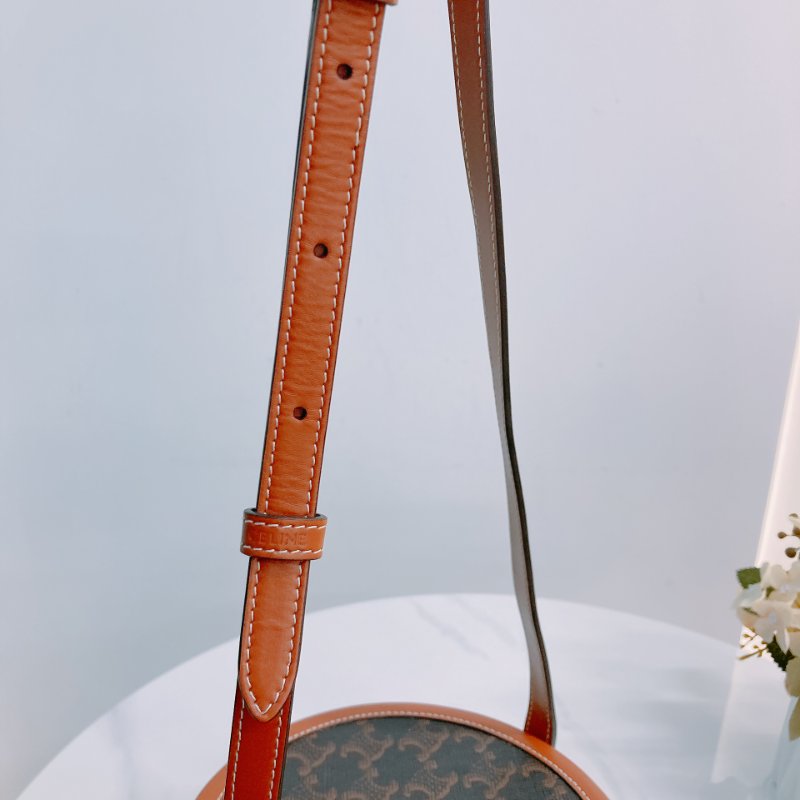 MS0412 Celine 塞琳 鼓型 化妝箱包 調節斜背 翻蓋 金扣Tambour Medium Triomphe Canvas Brown Monogram x GHW-17