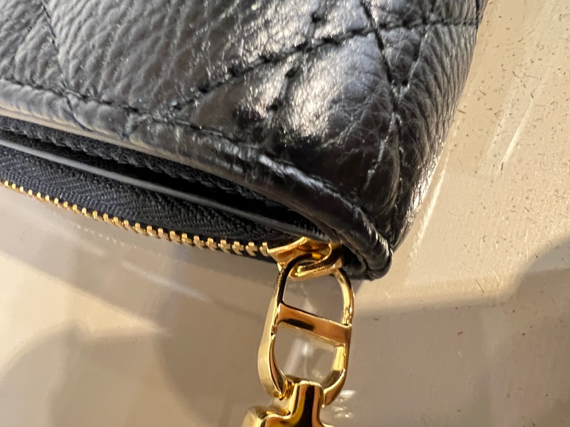 Dior 黑牛皮Caro Scarlet金釦對開6卡ㄇ拉短夾-13