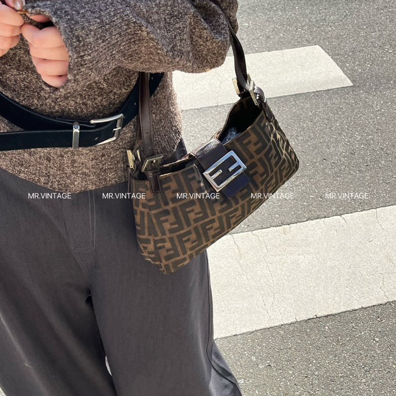 🏷Fendi老花法棍包-10