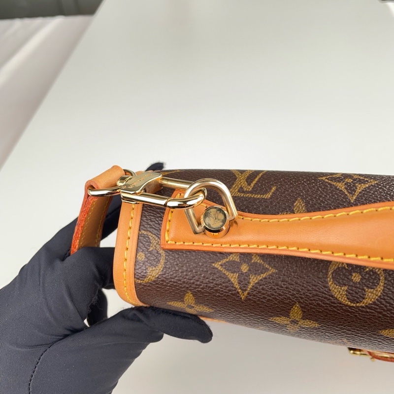 LV中古IVY邮差包-4