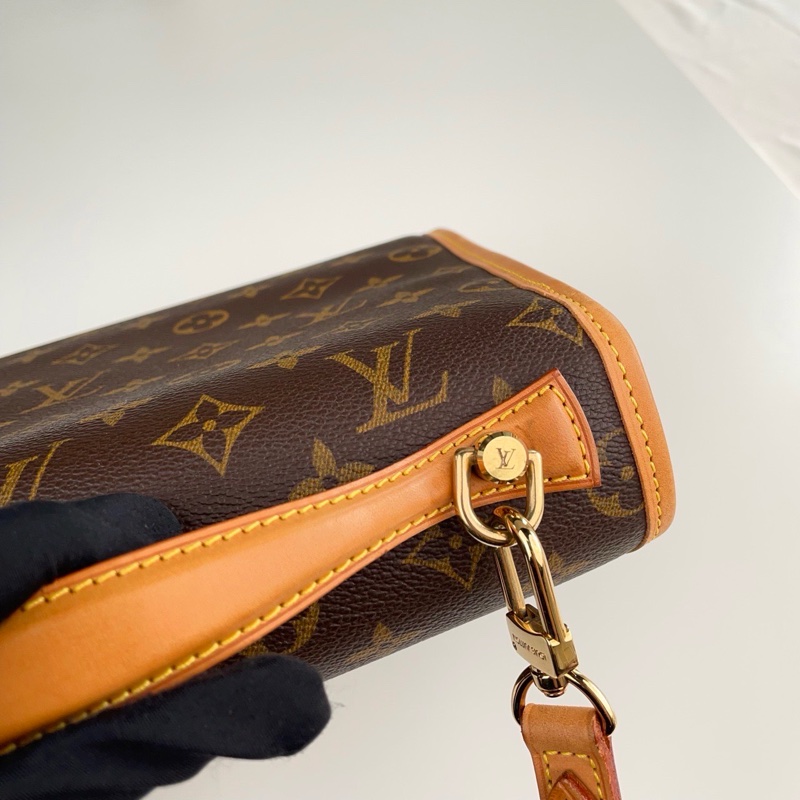 LV中古IVY邮差包-11