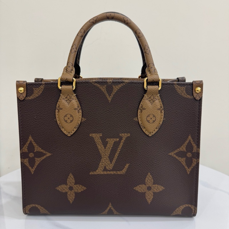 JK國際二手精品✨LV M46373經典ONTHEGO PM Monogram雙色帆布手提/斜背包-2