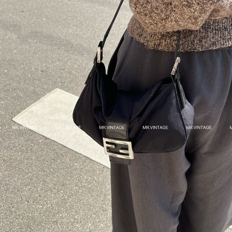 🏷Fendi法棍包-1