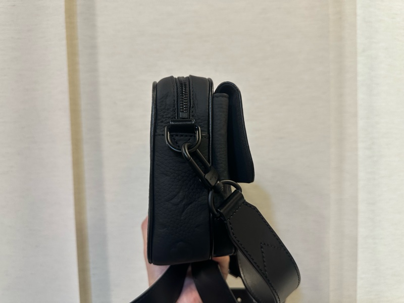 LV 黑牛皮壓紋黑釦Steamer斜背包M23742-2