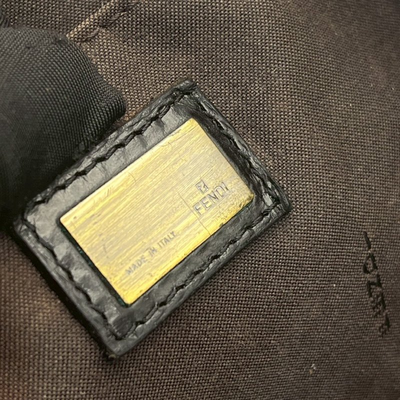 🏷Fendi 法棍包-16