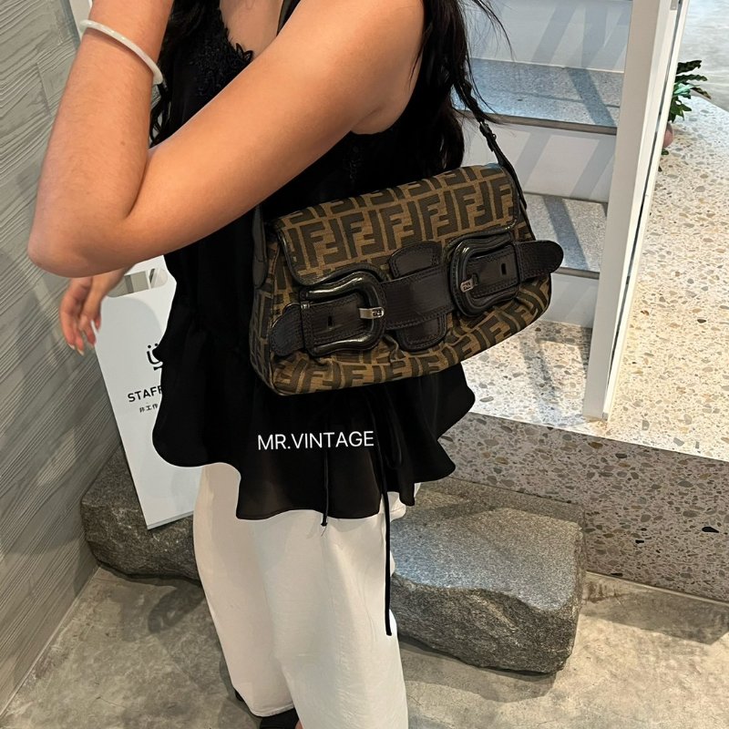 🏷Fendi 法棍包-0