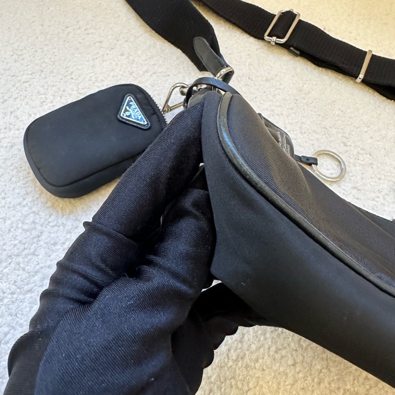 Prada經典黑色尼龍三合一包，輕微使用痕跡-1