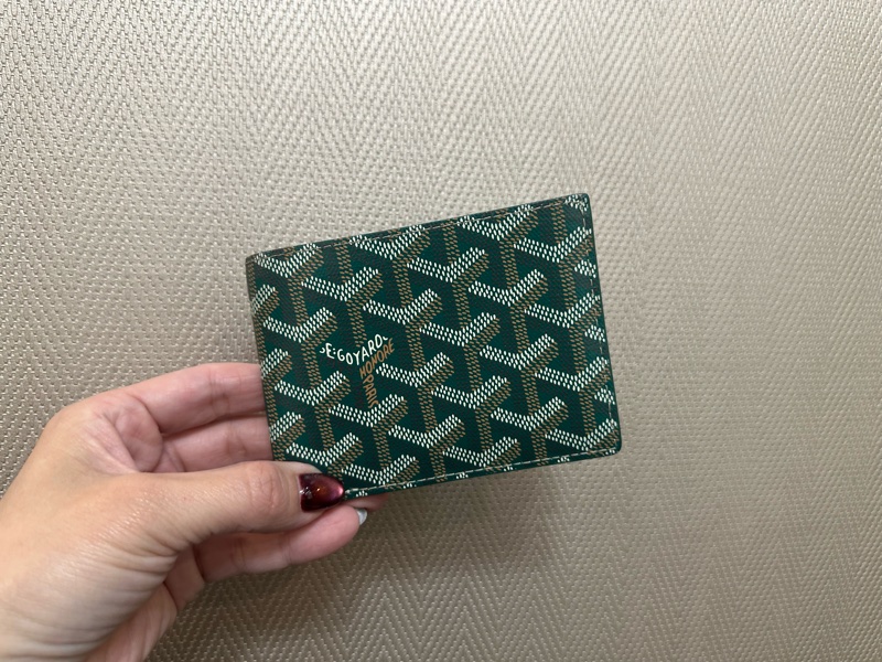 Goyard 綠PVC綠牛皮對開8卡短夾VICTO8PMLTY09CL09X-0