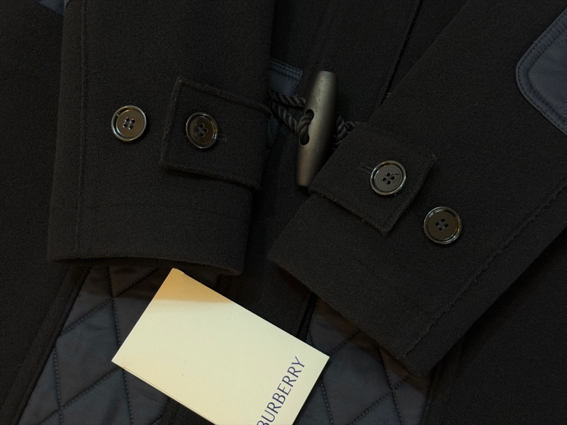 BURBERRY英國黑色菱形功能性牛角扣大衣UK8-3