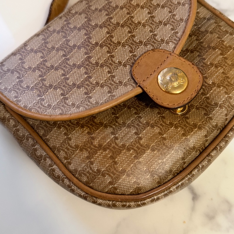 🏷Celine迷你半月包-7