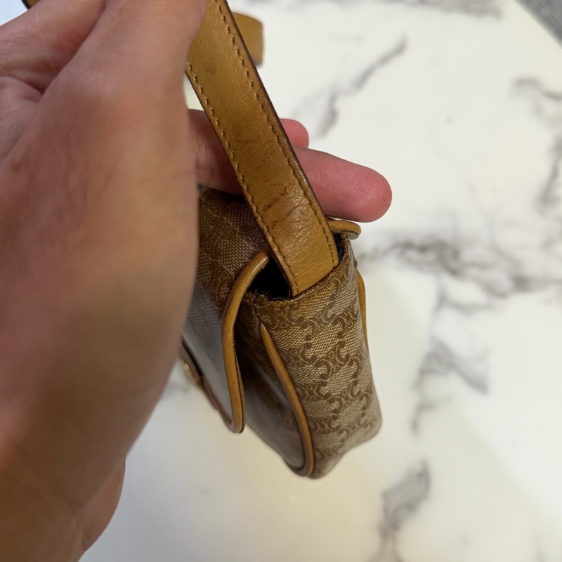 🏷Celine迷你半月包-8