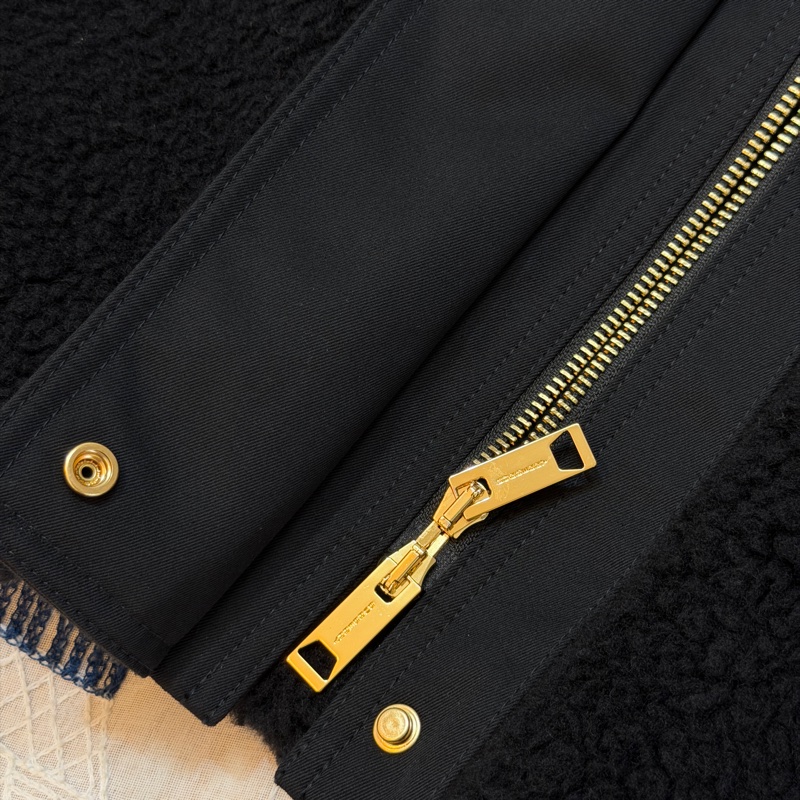 BURBEERY英國黑色徽標絨頭連帽大衣UK4-7