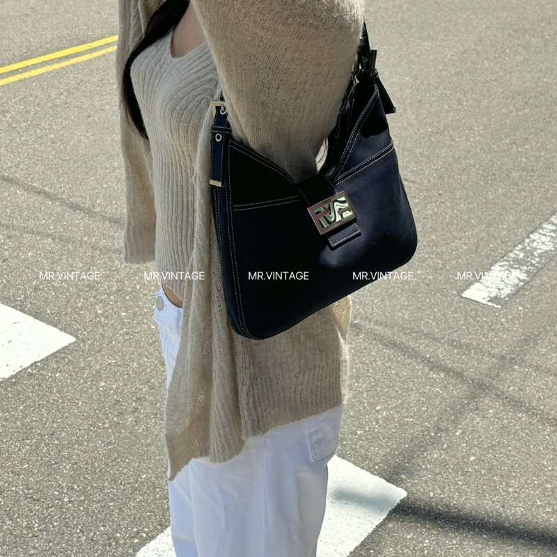 🏷Fendi單寧牛角包-2