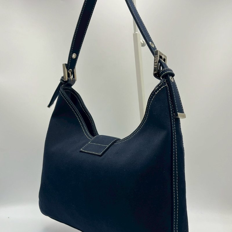 🏷Fendi單寧牛角包-15