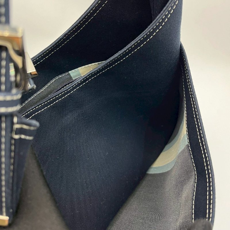🏷Fendi單寧牛角包-18