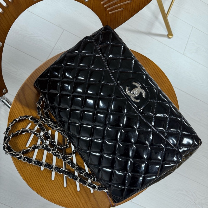 CHANEL香奈兒Classic Flap CF maxi黑銀翻蓋漆皮包-0