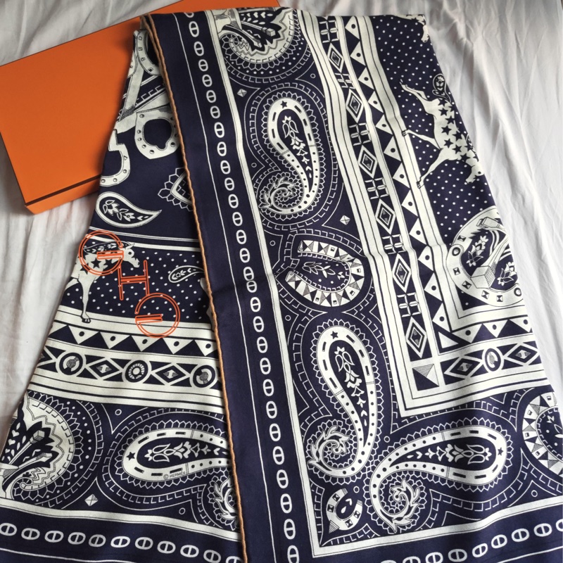 愛馬仕秋冬25心形腰果花140披肩/藍色/ 全新品-4