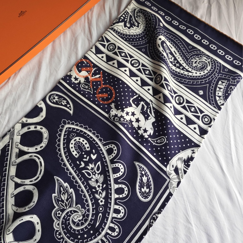 愛馬仕秋冬25心形腰果花140披肩/藍色/ 全新品-6