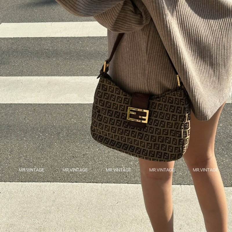 🏷Fendi牛角包-2
