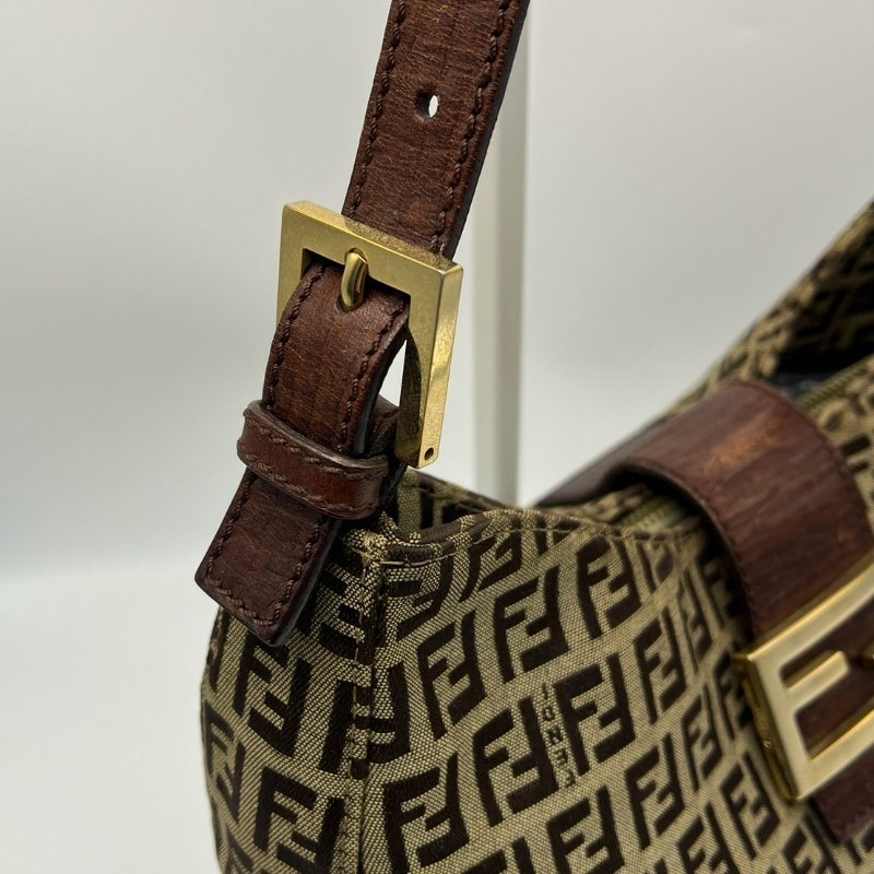 🏷Fendi牛角包-8