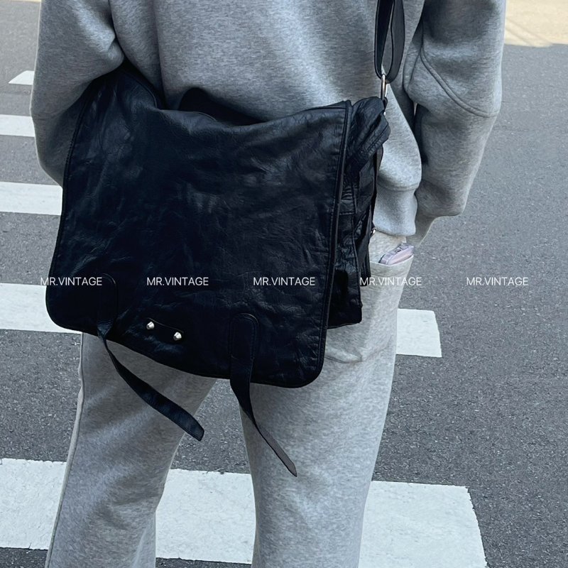 🏷Balenciaga斜肩包-0