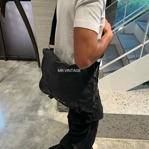 🏷Balenciaga斜肩包