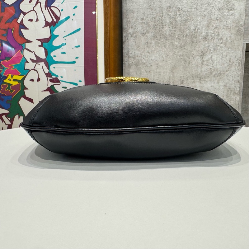 Gucci 黑金牛皮雙G Logo 馬鞍斜背包-4