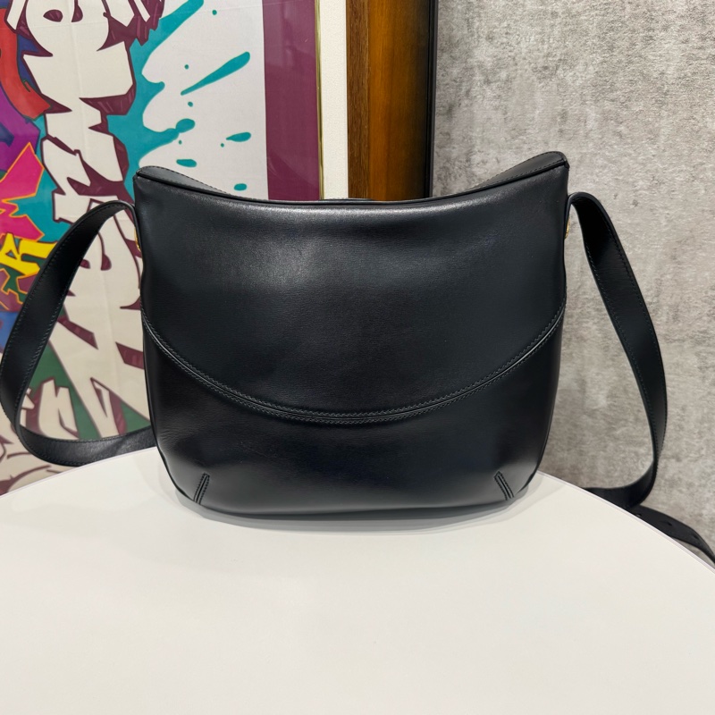 Gucci 黑金牛皮雙G Logo 馬鞍斜背包-5