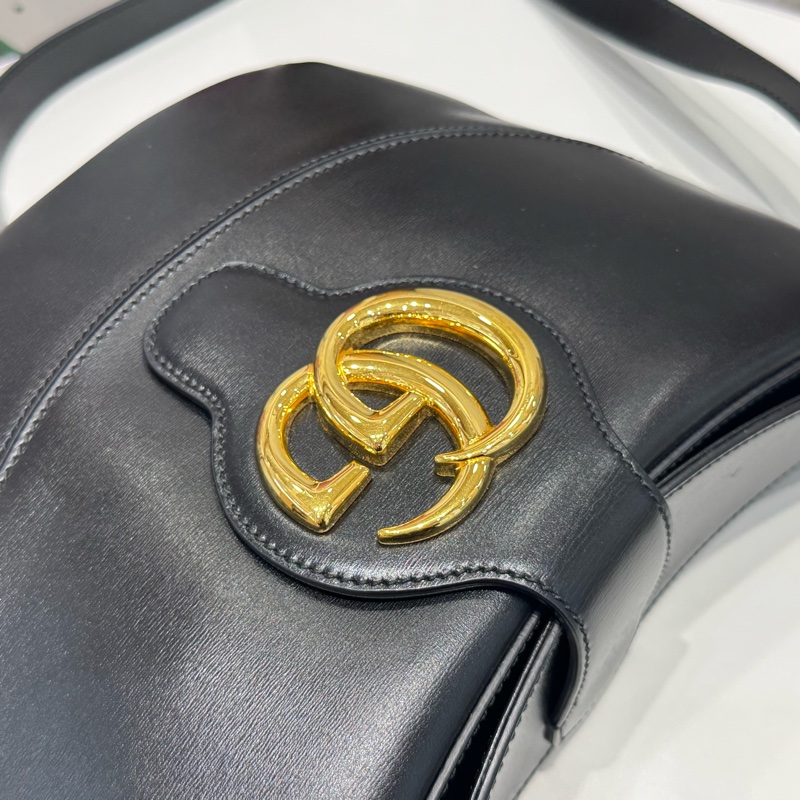 Gucci 黑金牛皮雙G Logo 馬鞍斜背包-7