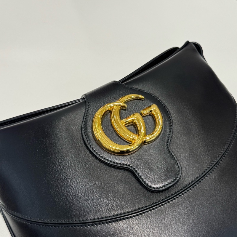 Gucci 黑金牛皮雙G Logo 馬鞍斜背包-12