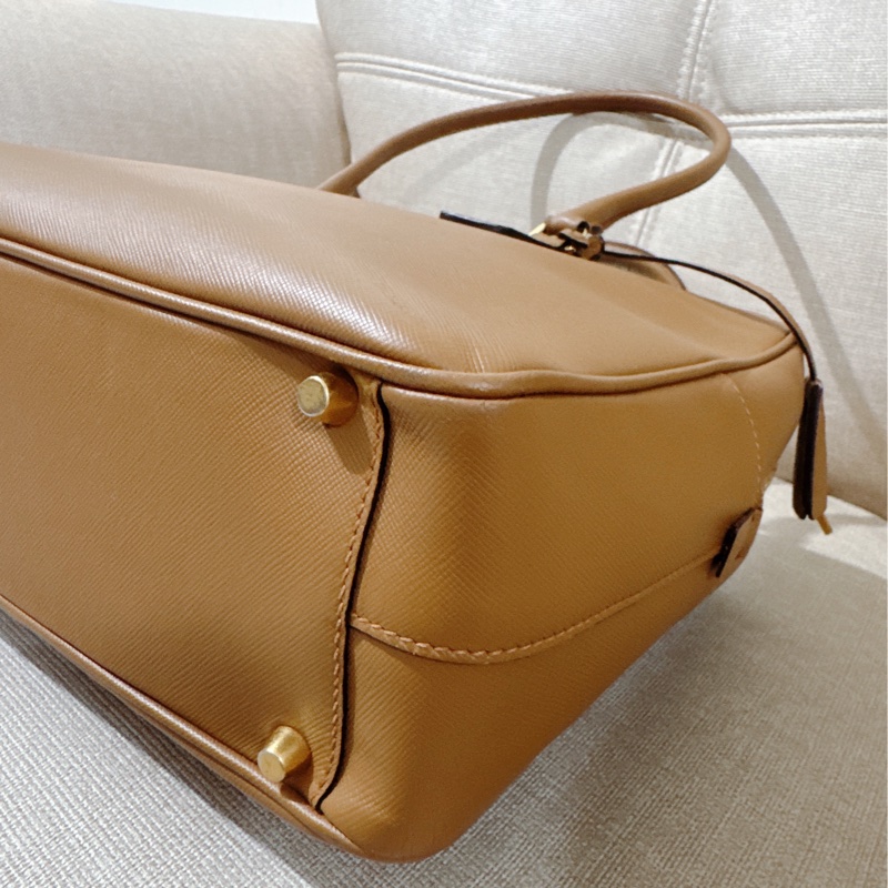 誠可議Prada plume 30美拉德色系-3