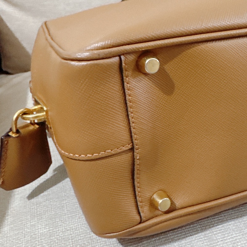 誠可議Prada plume 30美拉德色系-10