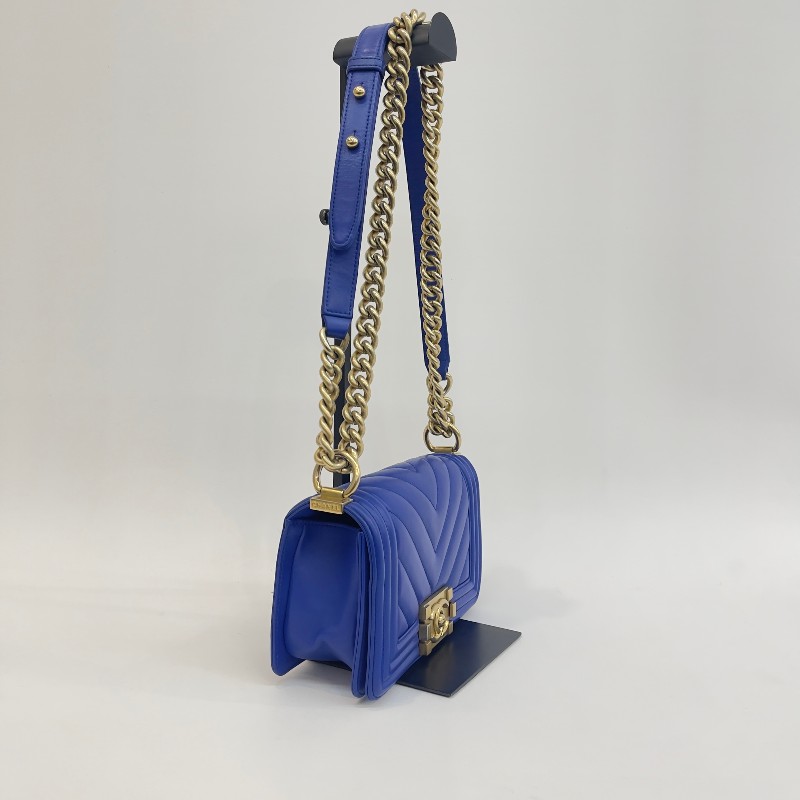 CHANEL 藍色V紋 leboy小號20cm-2