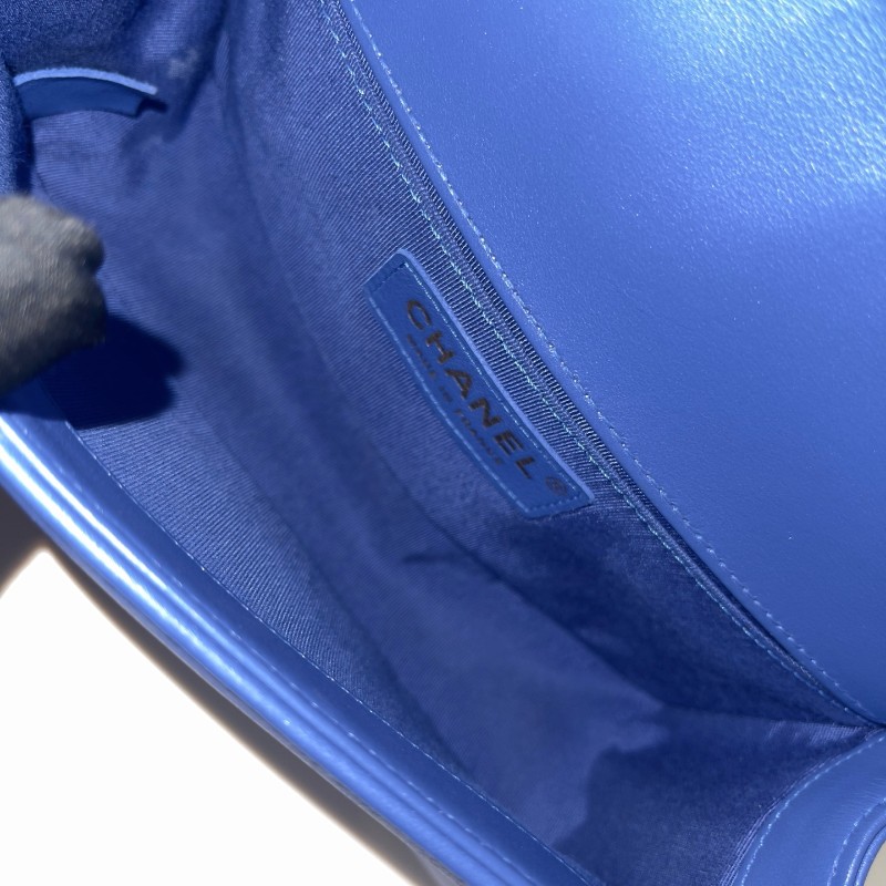 CHANEL 藍色V紋 leboy小號20cm-7
