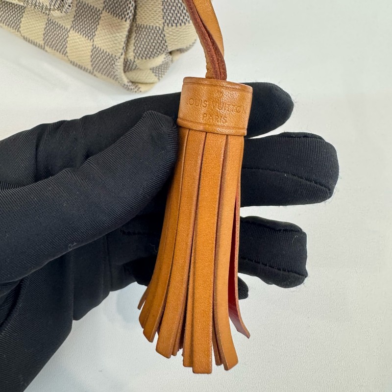 Vuitton 白色棋盤格郵差流蘇肩背包斜背包-11