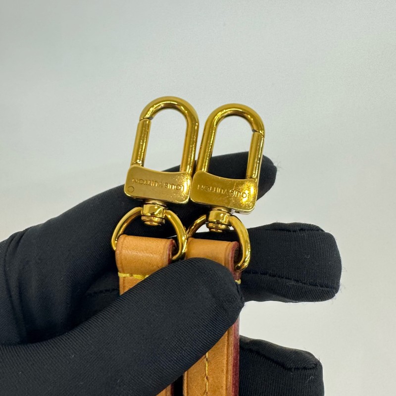 Vuitton 白色棋盤格郵差流蘇肩背包斜背包-12