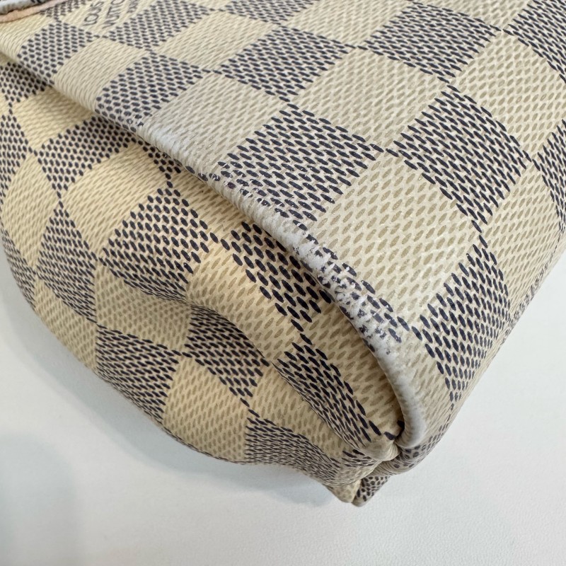 Vuitton 白色棋盤格郵差流蘇肩背包斜背包-16