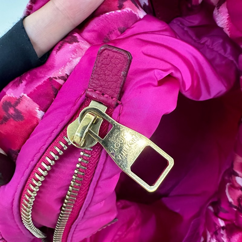 Louis Vuitton玫粉色尼龍老花限定水墨畫抽繩斜挎水桶包-13