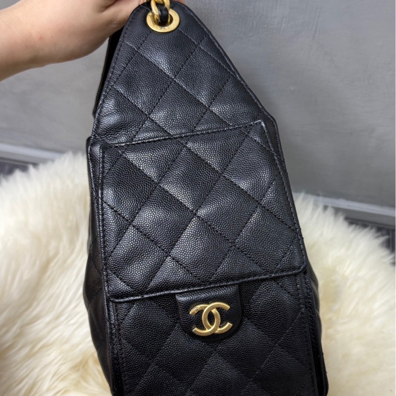 台灣專櫃CHANEL 25 bag Hobo黑金荔枝 小號 晶片款 女款手提包-5