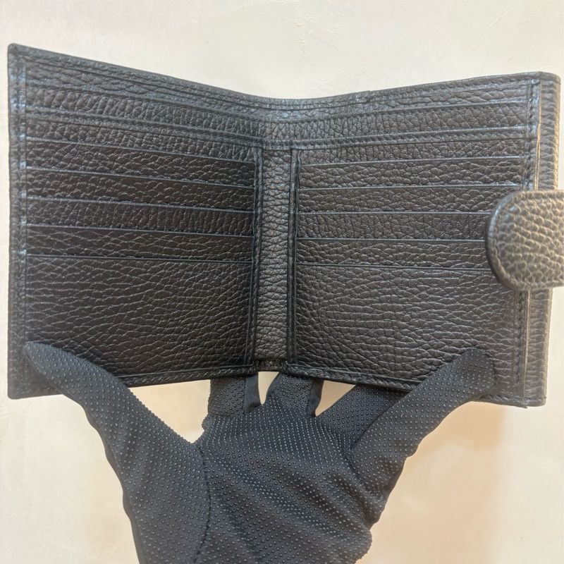 Gucci  經典 黑色荔枝皮 短夾-4